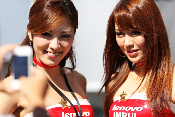 フリー走行: レースクイーン