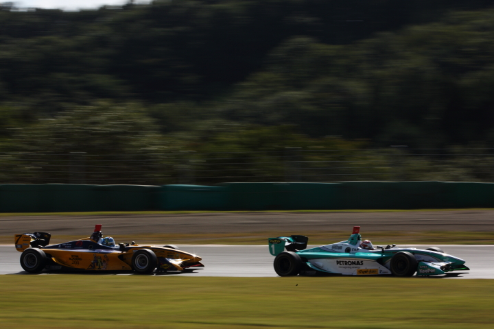 ノックアウト予選Q1: 中嶋一貴（PETRONAS TEAM TOM’S）に続く平川亮（KYGNUS SUNOCO Team LeMans）