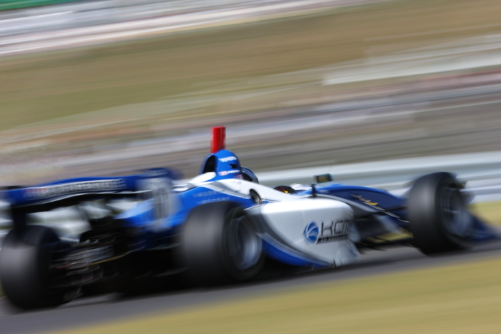 ノックアウト予選Q1: リチャード・ブラッドレ―（KCMG）