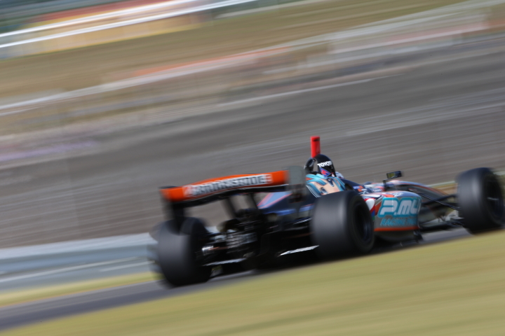 ノックアウト予選Q1: 平手晃平（P.MU/CERUMO·INGING）