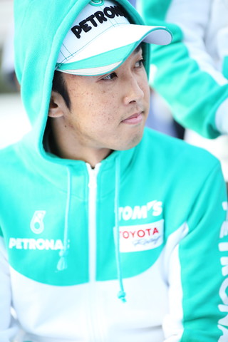 キッズウォーク: 中嶋一貴（PETRONAS TEAM TOM’S）