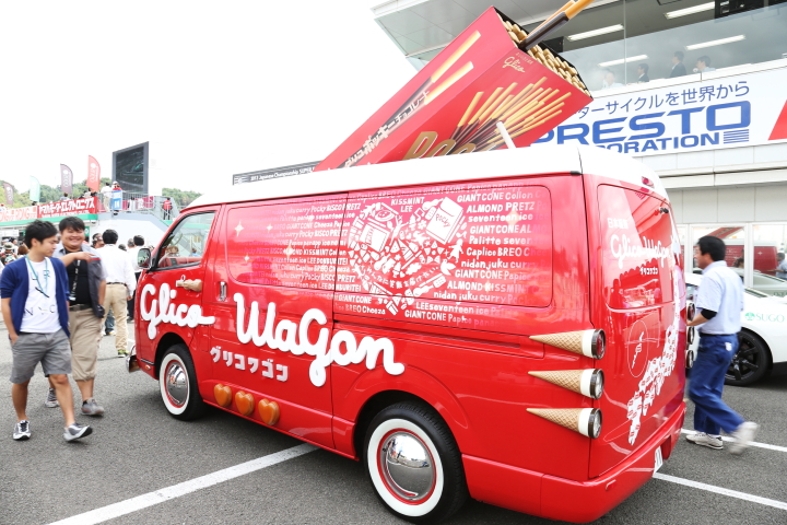 ピットウォーク: SUGOに現れたグリコワゴンカー