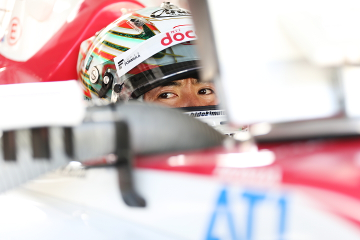 決勝レース: 武藤英紀（DOCOMO TEAM DANDELION RACING）