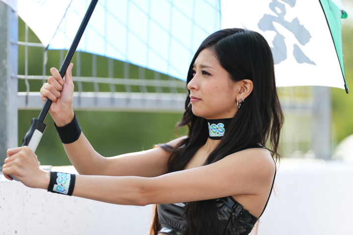 決勝レース: レースクイーン