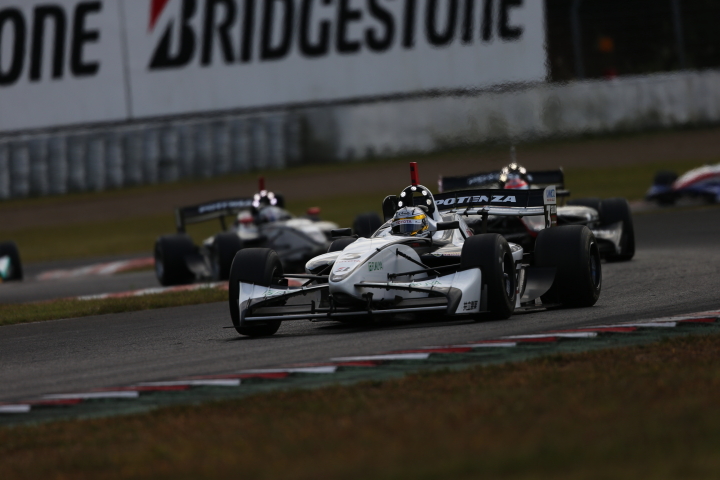 決勝レース: 安田裕信（KONDO RACING）