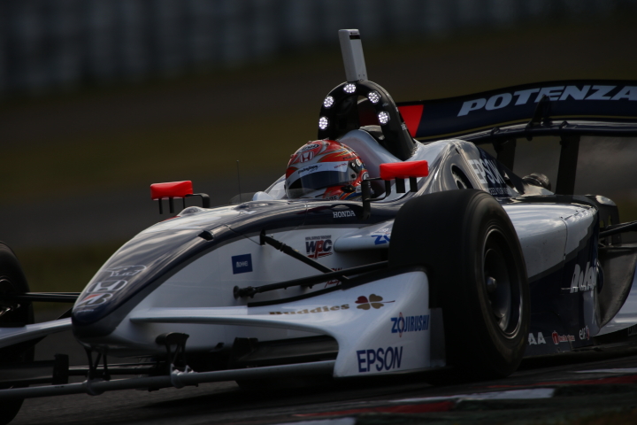 決勝レース: 小暮卓史（NAKAJIMA RACING）