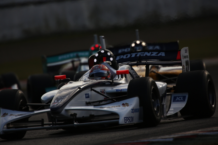 決勝レース: 小暮卓史（NAKAJIMA RACING）