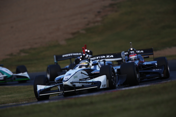 決勝レース: 安田裕信（KONDO RACING）