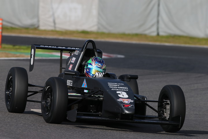 Aグループでポールポジションを獲得した河野駿佑（RS Fine 10V）