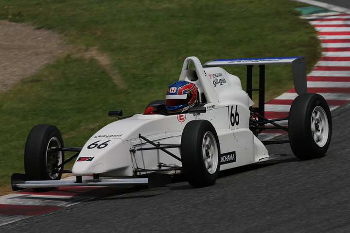 鈴鹿クラブマン: ポールポジションは橋本陸（スキルスピード／RD10V）