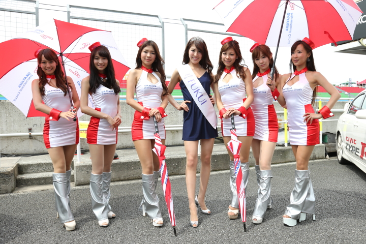 ピットウォーク: レースクイーン