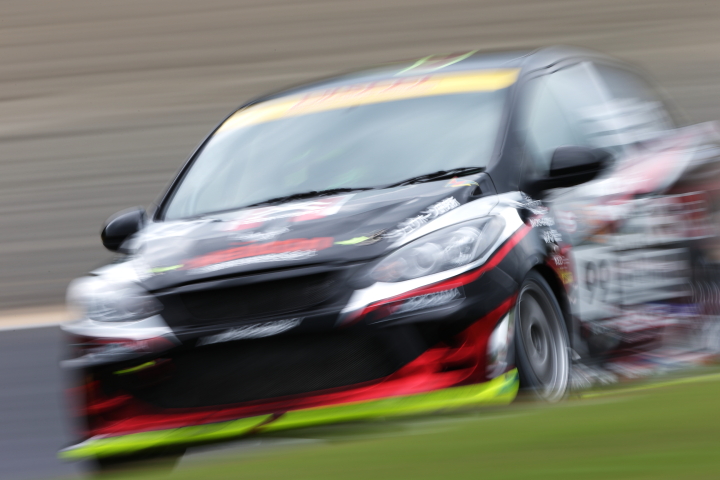 Bドライバー予選: 濱口亮（RS☆R・DIXCEL・NUTEC デミオ）