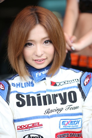 ピットウォーク: 神子島みか（新菱オート☆J-ROCKエボIX）