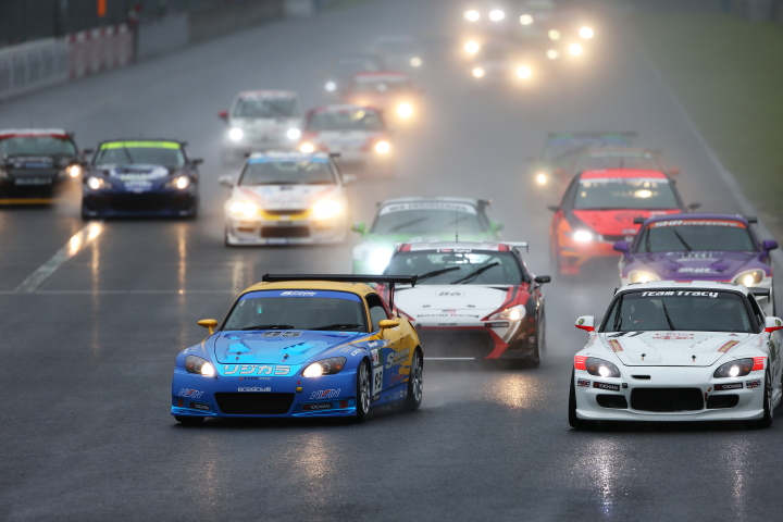 決勝レース: 第2グループ（ST-4,ST-5）のスタートシーン