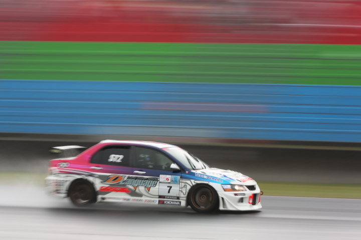 決勝レース: 新菱オート☆J-ROCKエボIX（神子島みか／藤井芳樹／遠藤浩二組）