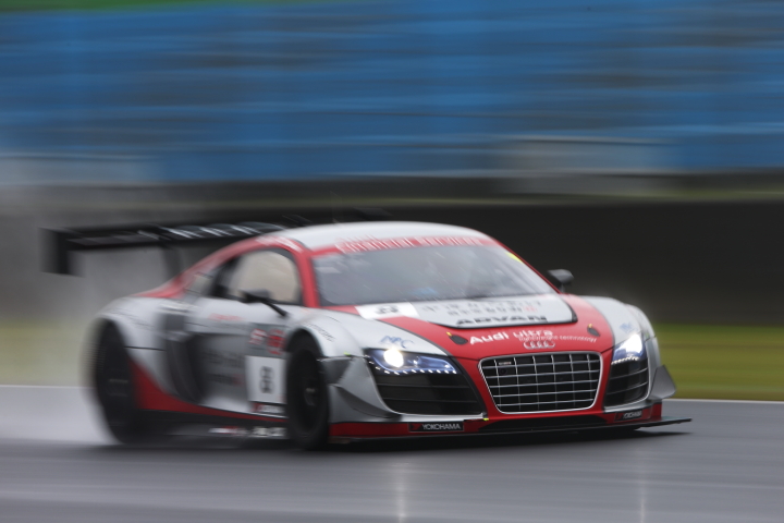 決勝レース: もり山 R8 LMS ultra からあげ（湯澤翔平／荒聖治組） 湯澤翔平（もり山 R8 LMS ultra からあげ）
