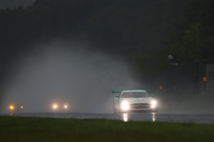 決勝レース: PETRONAS SYNTIUM SLS AMG GT3