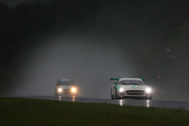 決勝レース: PETRONAS SYNTIUM SLS AMG GT3