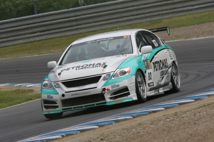 ST-3クラス優勝はPETRONAS TWS GS350（佐藤晋也／脇阪薫一組）