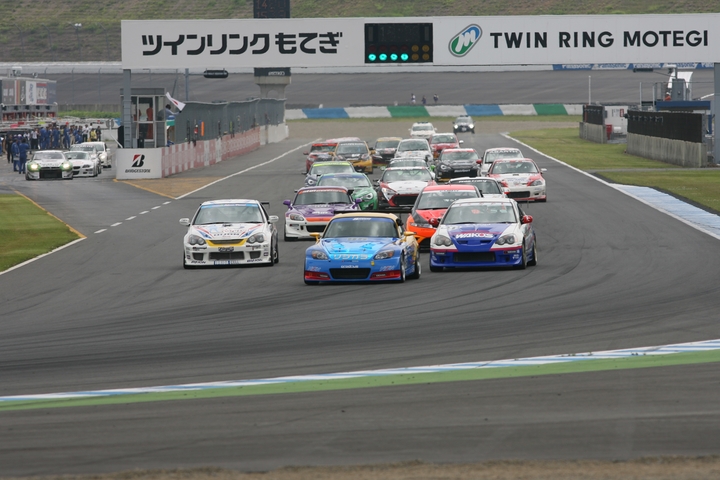 第２グループ（ST-4、ST-5）のスタートシーン