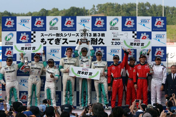 GT3クラスの暫定表彰式