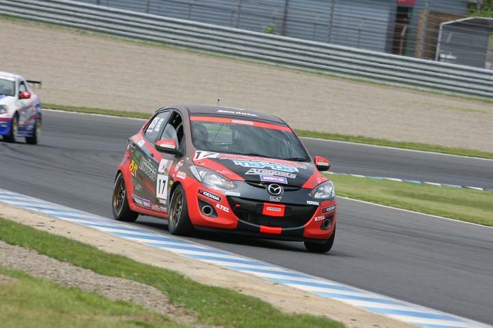 ウォームアップ走行: ST-5クラストップタイムはDIXCELアラゴスタ・NOPROデミオ