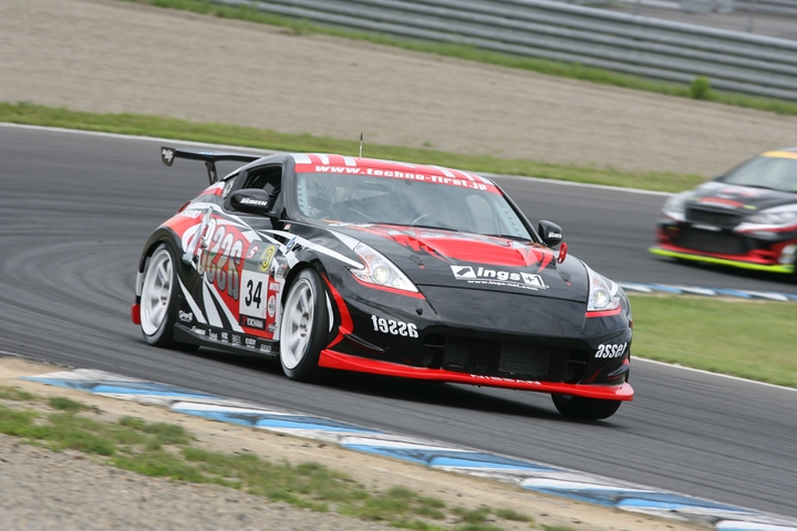 ウォームアップ走行: ST-3クラストップタイムはasset テクノ Z34