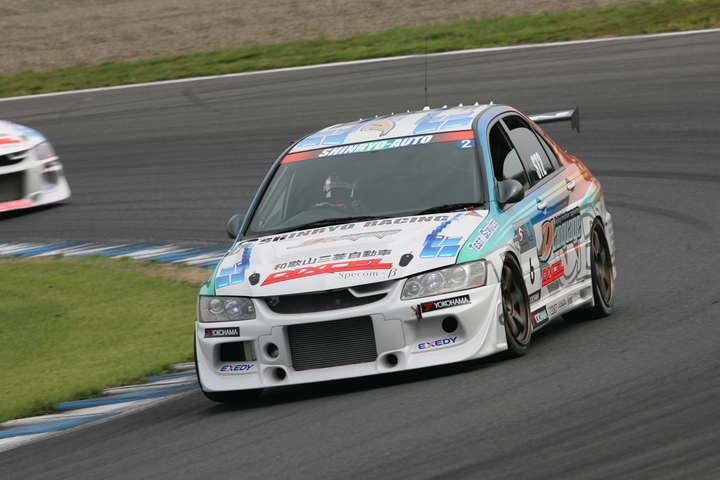 決勝日朝のウォームアップ走行: ST-2クラストップタイムは新菱オート☆DIXCELエボIX（冨桝朋広／菊地靖組）