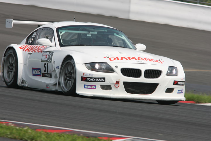 ST-1クラスのポールポジションはDIAMANGO BMW Z4（余郷敦／坂本祐也 ／石原将光組）