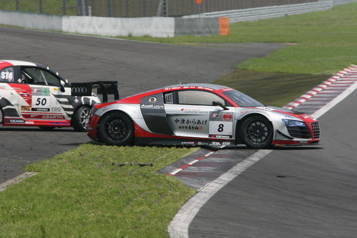 レース序盤、SC導入の原因となった最終コーナーでのアウディとアバルトのアクシデント