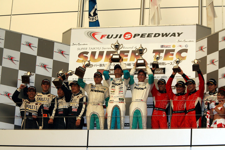 GT3クラスの暫定表彰式