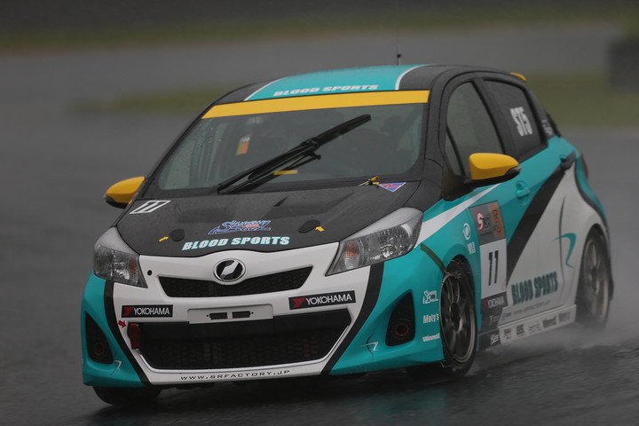 ST-5クラストップタイムはBLOOD SPORTS 侍魂WM VITZ（岩瀬雅博／三木孝浩／北川晃組）