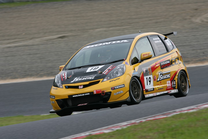 ST-5クラスポールポジションはBRP☆HYPER ECU C72制動屋J'Sフィット（奥村浩一／古宮正信／松田智也組）