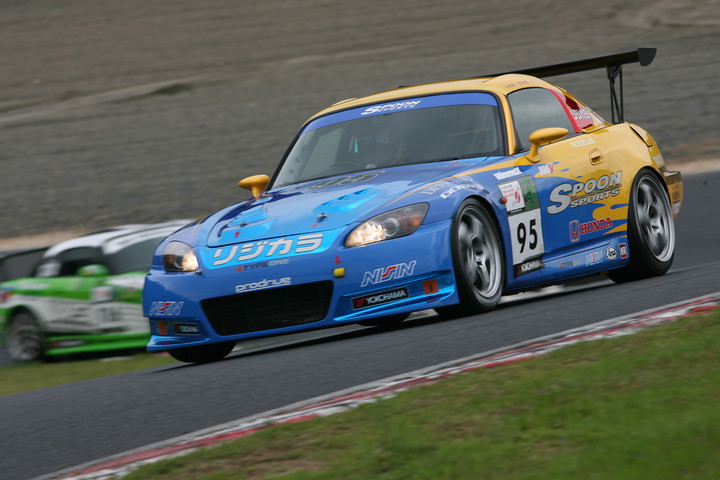 ST-4クラスポールポジションはリジカラS2000（松井猛敏／中島保典／市嶋樹組）