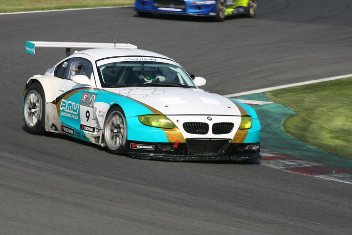 フリー走行: ST-1クラストップタイムはFaust Racing BMW Z4（堀主知ロバート／佐藤茂組）