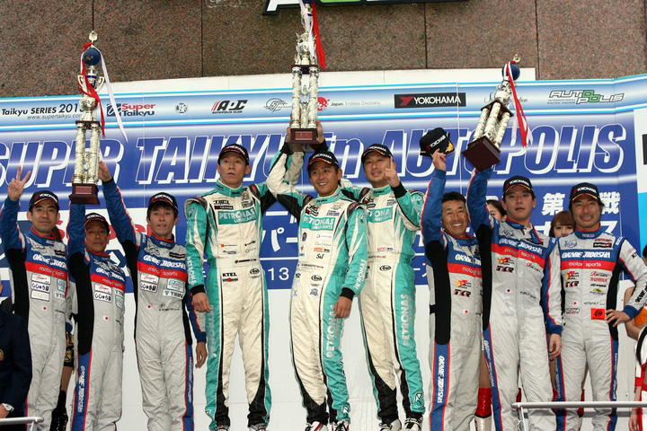 ST-3クラスの暫定表彰式