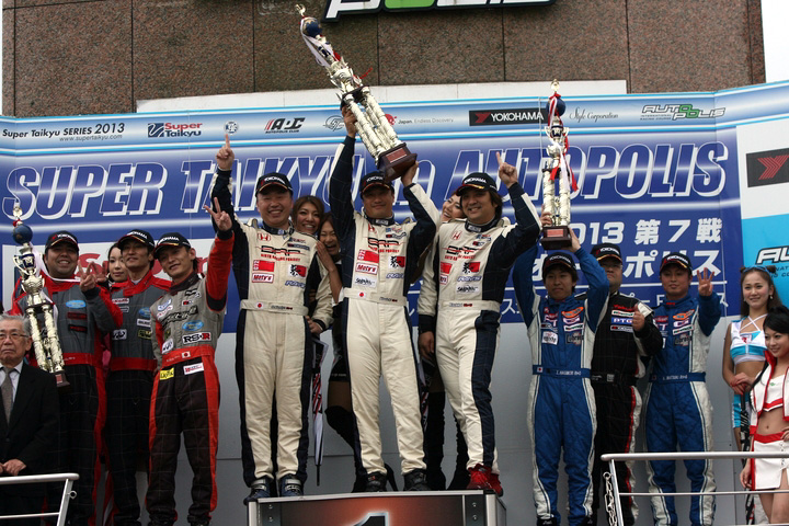 ST-5クラスの暫定表彰式