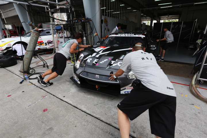 REITO MOLA GT-R （本山哲／関口雄飛組）