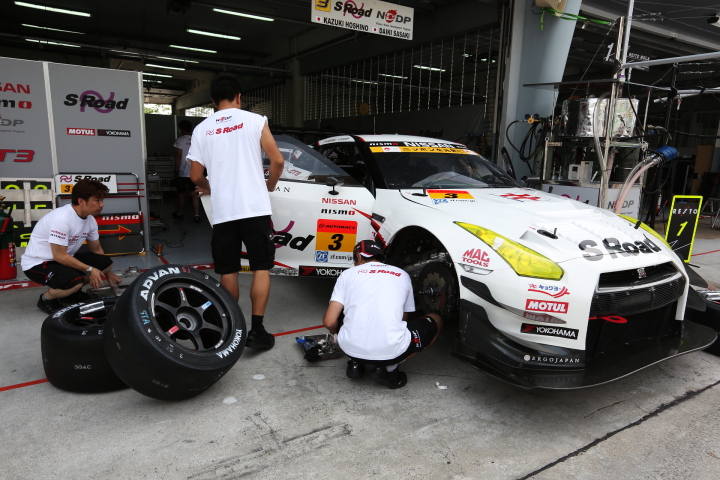 S Road NDDP GT-R（星野一樹／佐々木大樹組）