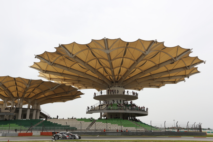 REITO MOLA GT-R （本山哲／関口雄飛組）