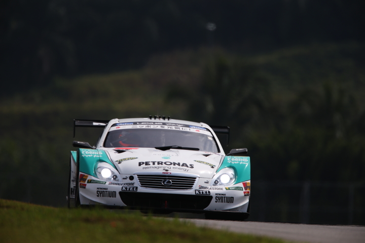 PETRONAS TOM'S SC430（中嶋一貴／ジェームス・ロシター組）