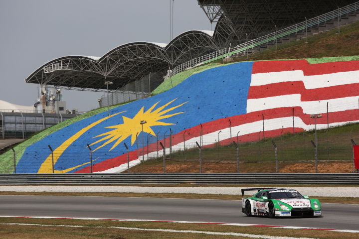 D'station ADVAN GT-R（安田裕信／ミハエル・クルム組）