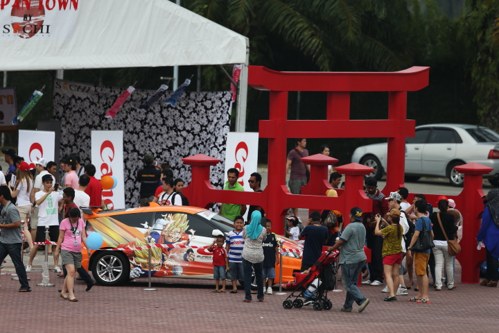 ドラゴンボール？ と鳥居？　と鯉のぼり？！