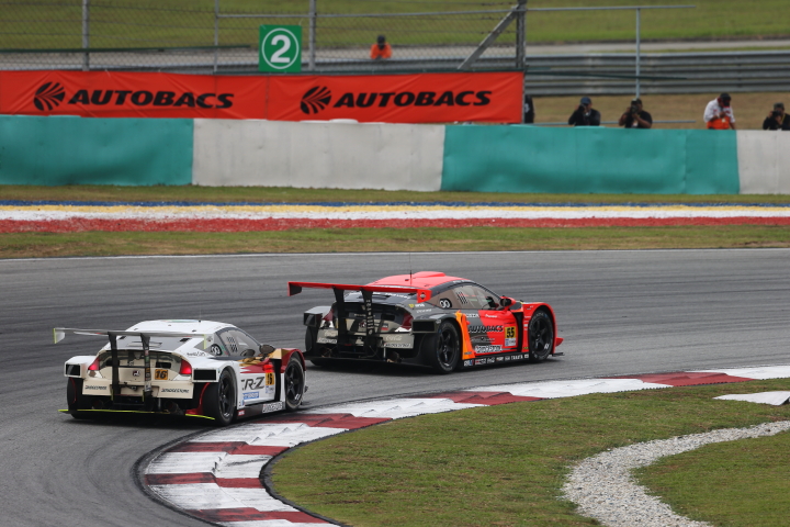  ARTA CR-Z GT  vs  MUGEN CR-Z GT