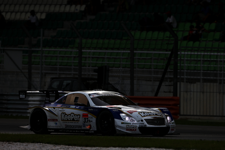 KeePer TOM'S SC430（伊藤大輔／アンドレア・カルダレッリ組）