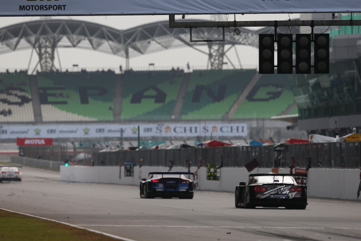 REITO MOLA GT-R （本山哲／関口雄飛組）