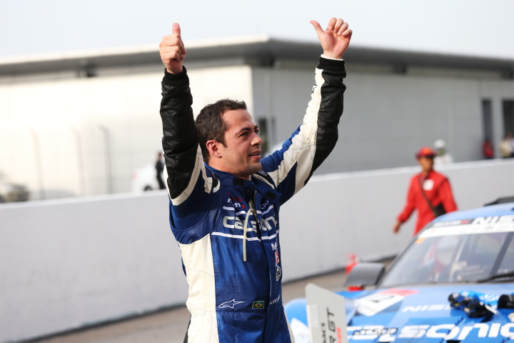 GT500クラスで優勝したジョアオ・パオロ・デ・オリベイラ（カルソニックIMPUL GT-R）