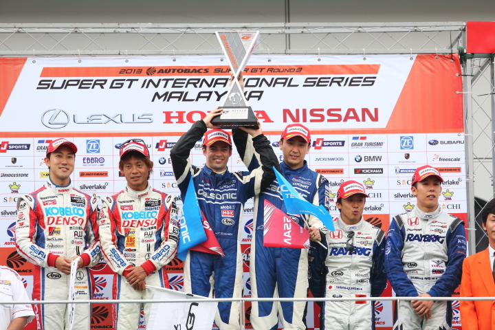 GT500クラスの表彰式