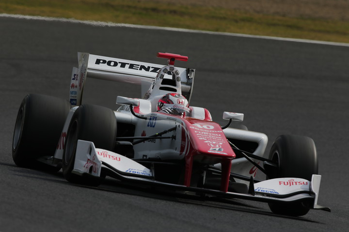 2014年SFマシンラインアップ: 野尻智紀（DOCOMO DANDELION M40T SF14）