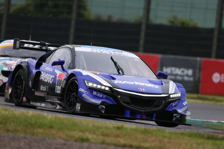 公式テスト鈴鹿: 小暮卓史／武藤英紀組（GT500:RAYBRIG NSX CONCEPT-GT）